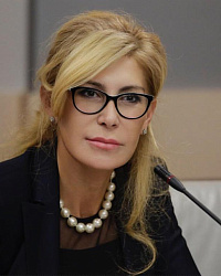 Айвар Людмила Константиновна